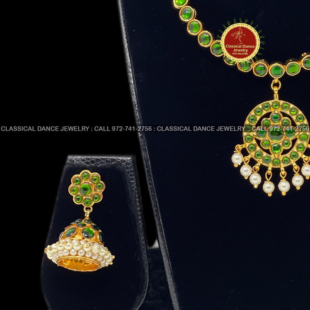 Traditional Simple Green Addiga necklace Pearls Temple Indian Jewelry ...